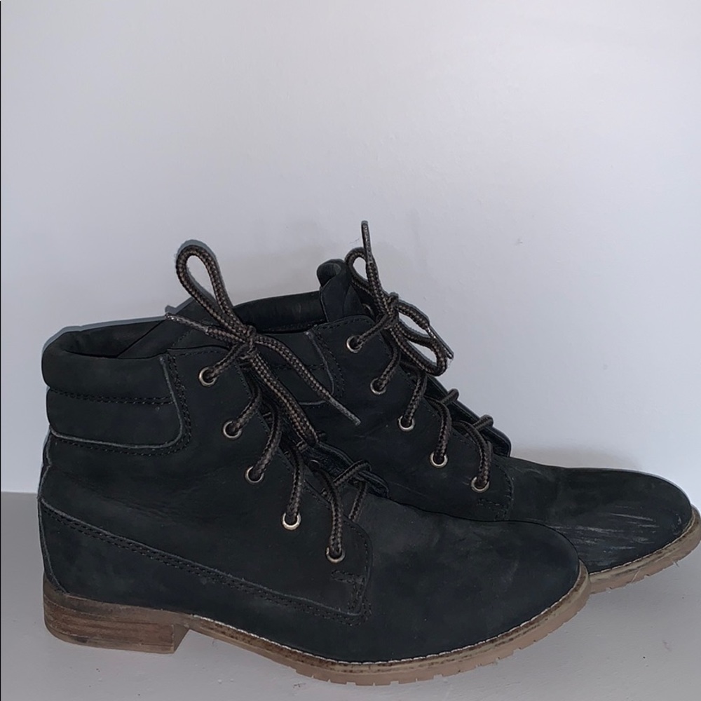 Steve Madden black boots